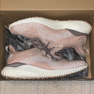 Women’s Adidas Alphabounce running/tennis shoe